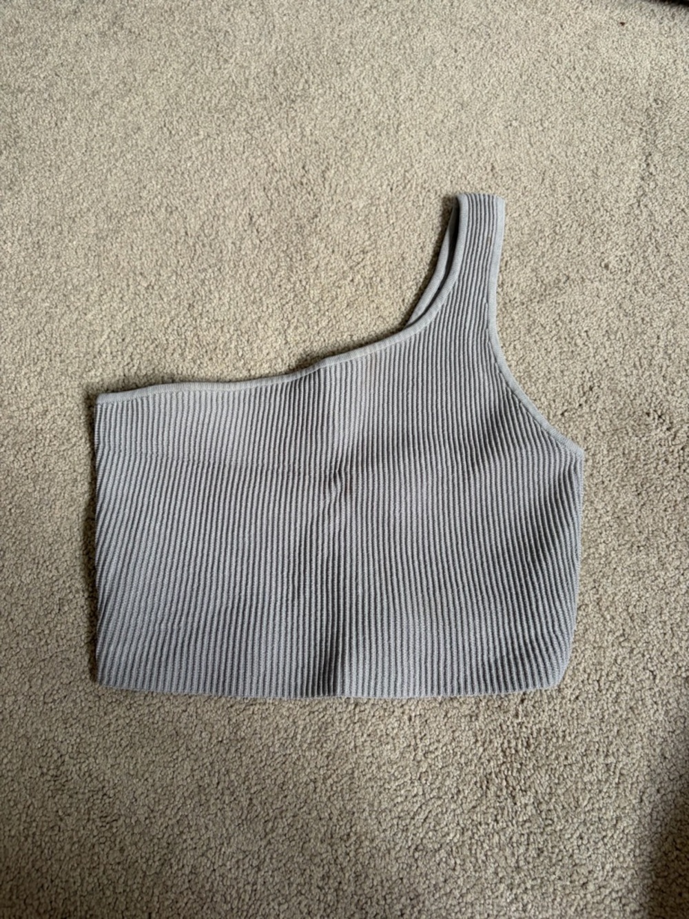 Aritzia Babaton M tank